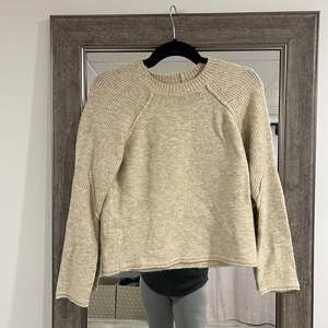 Topshop Beige Crew Neck Knit Crop Pullover Sweater Size 6